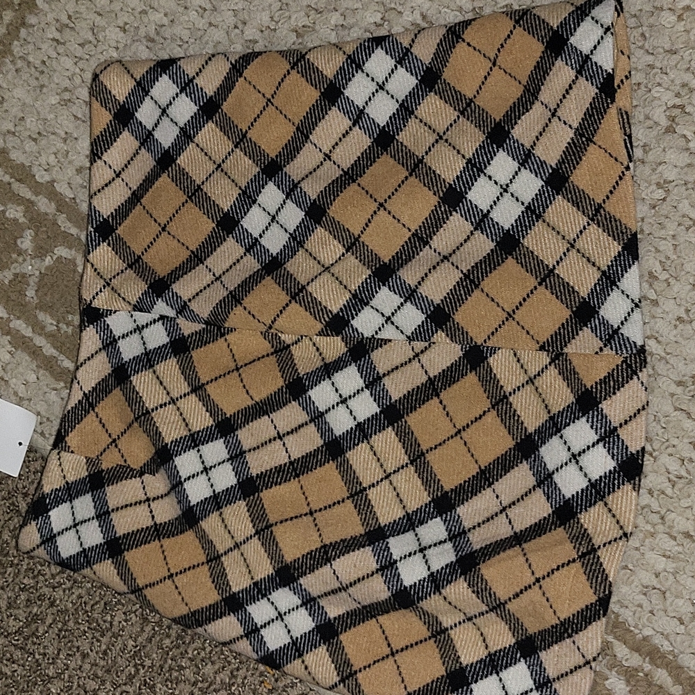 Brand new skirt by Forever 21